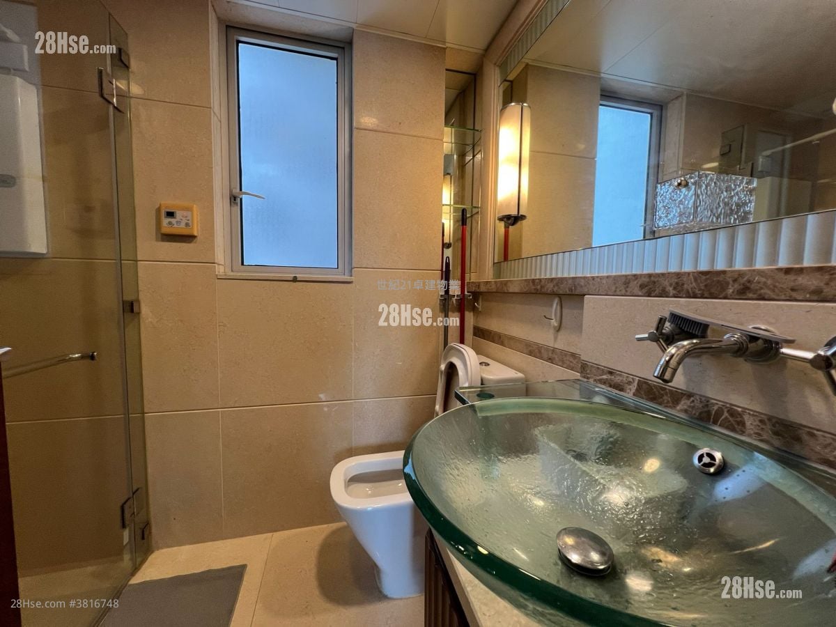 君临天下 售盘 2 房 , 2 浴室 750 平方尺