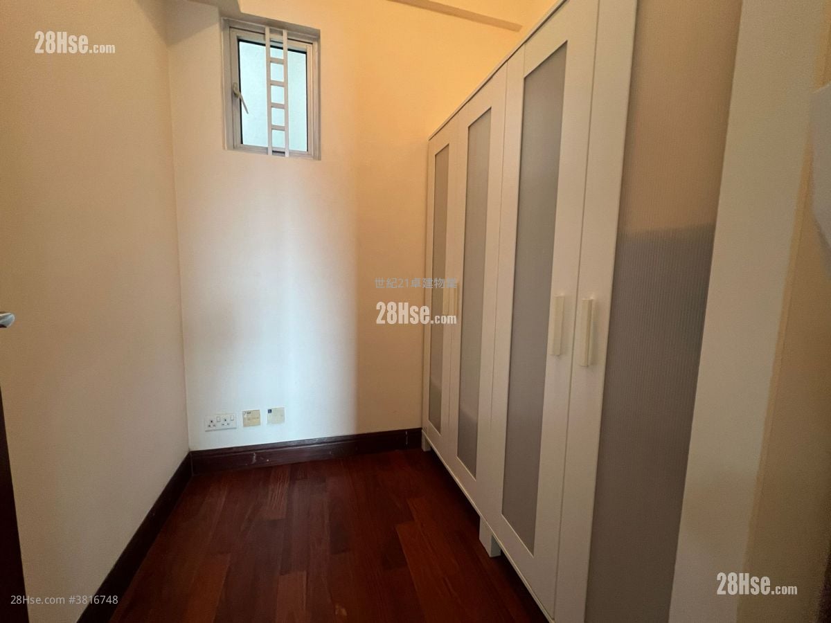 君临天下 售盘 2 房 , 2 浴室 750 平方尺