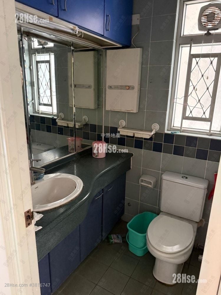 Tin Chung Court Sell 3 Bedrooms 650 ft²