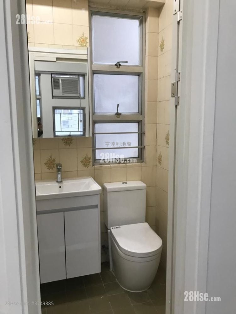 康华大厦 租盘 2 房 , 1 浴室 295 平方尺