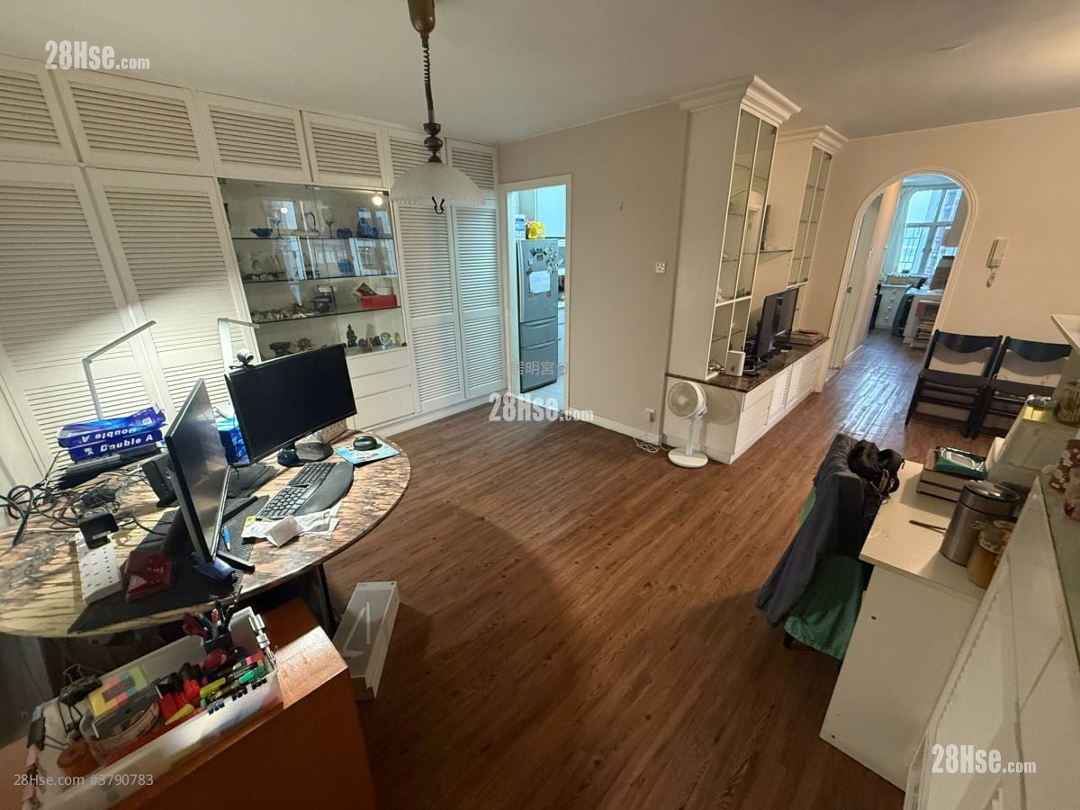 Taikoo Shing Sell 3 Bedrooms , 1 Bathroom 706 ft²