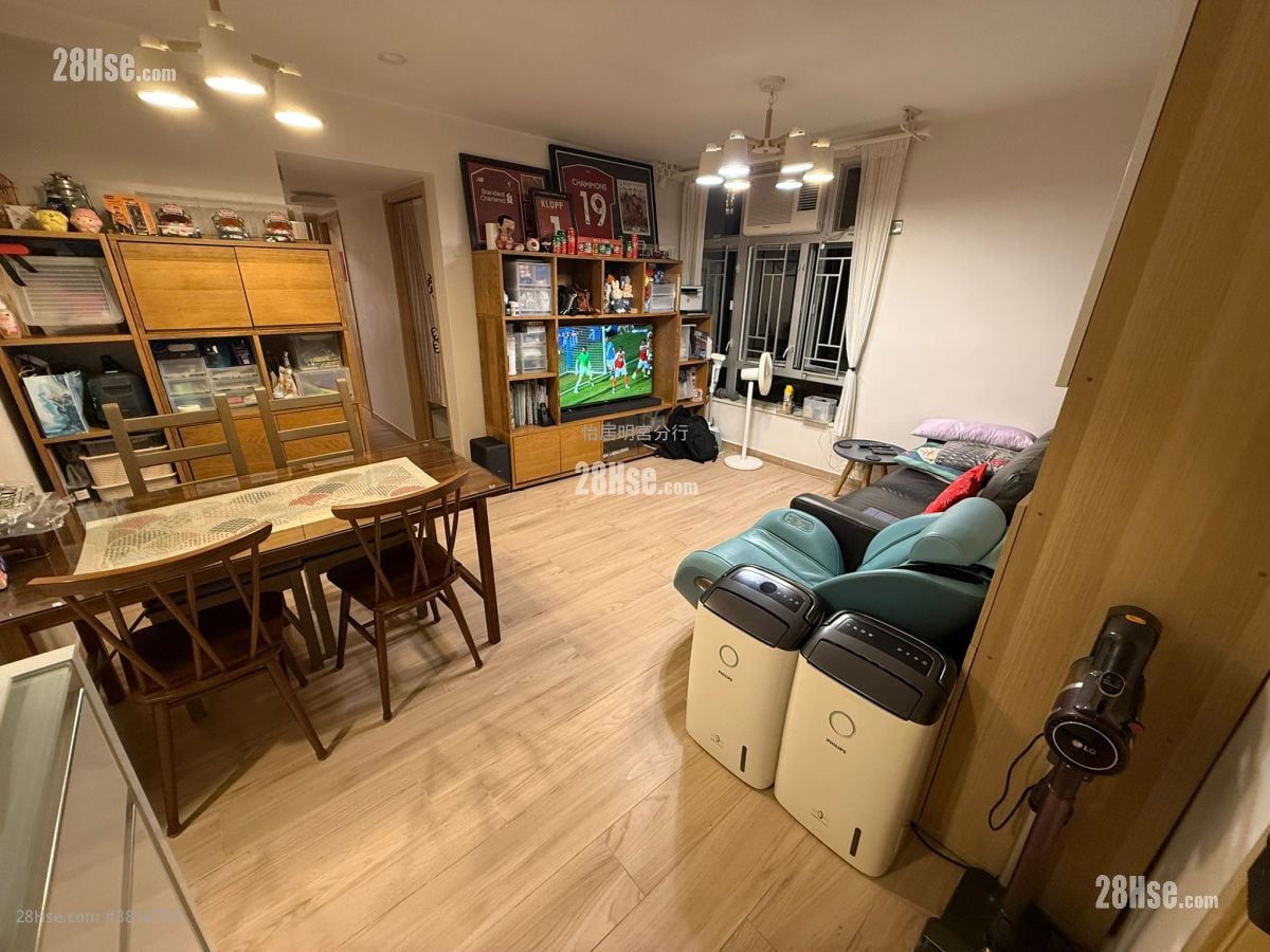 Taikoo Shing Sell 3 Bedrooms , 2 Bathrooms 580 ft²