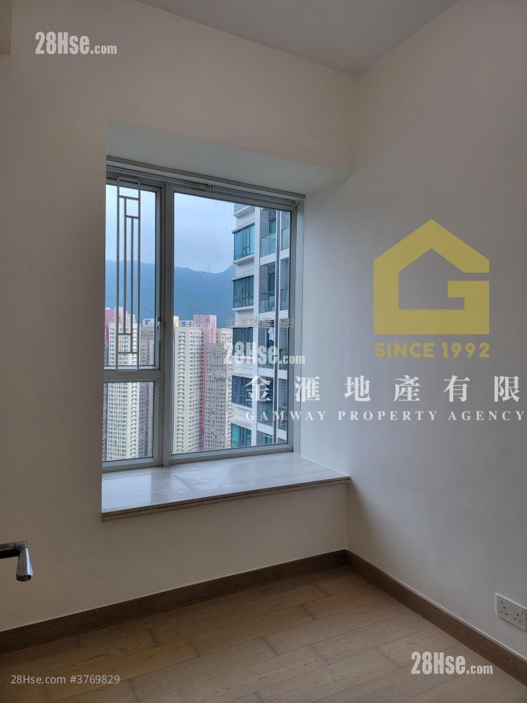 Lions Rise Rental 2 Bedrooms , 1 Bathroom 567 ft²