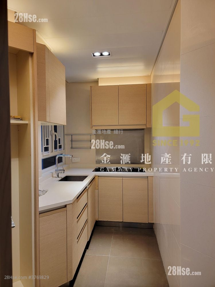 Lions Rise Rental 2 Bedrooms , 1 Bathroom 567 ft²