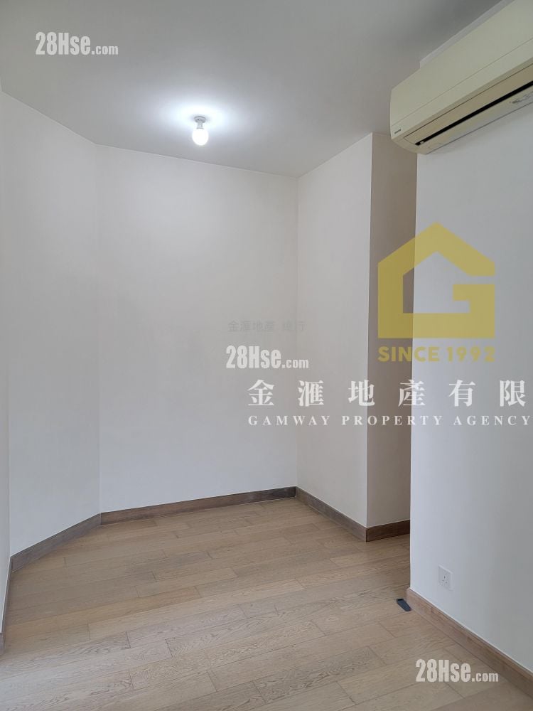 Lions Rise Rental 2 Bedrooms , 1 Bathroom 567 ft²