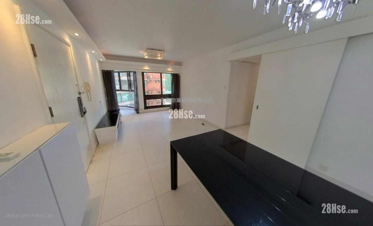 Regal Court Sell 3 Bedrooms , 2 Bathrooms 978 ft²