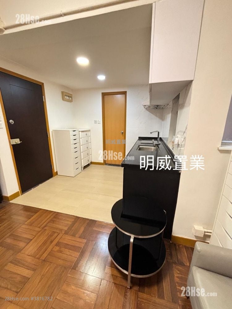 Lai Wing Building Rental 2 Bedrooms 414 ft²