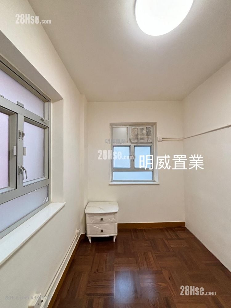 Lai Wing Building Rental 2 Bedrooms 414 ft²