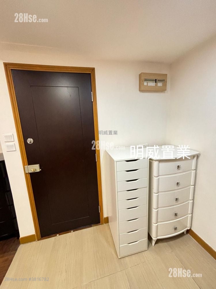 Lai Wing Building Rental 2 Bedrooms 414 ft²