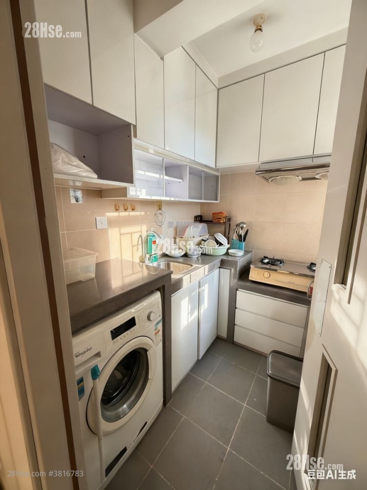 Ching Chun Court Sell 2 Bedrooms , 1 Bathroom 436 ft²