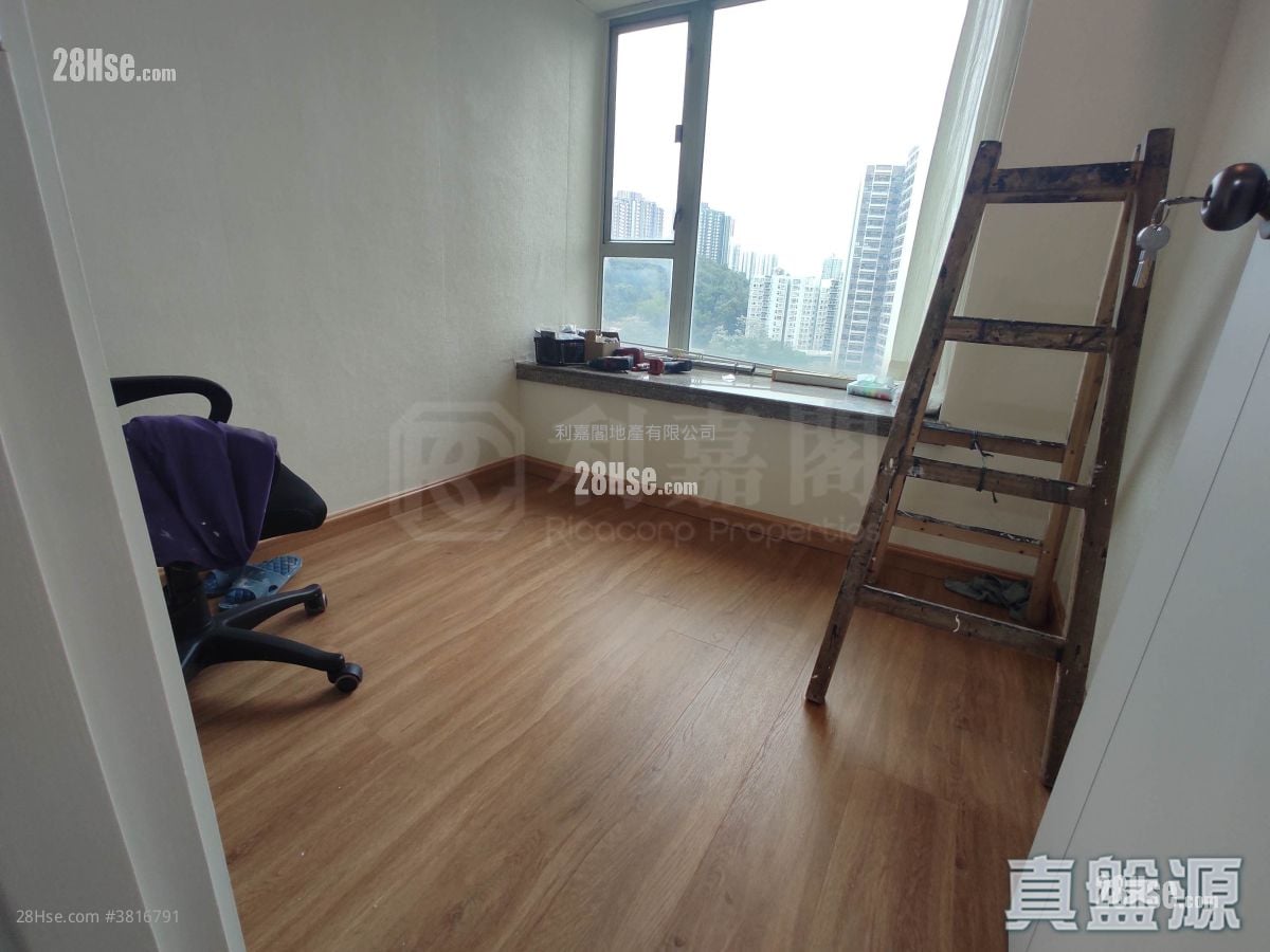 Parkland Villas Sell 2 Bedrooms 383 ft²