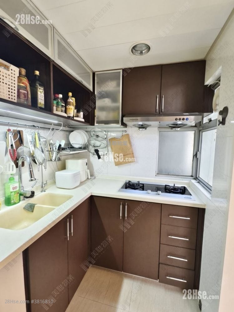 Kingswood Villas Sell 2 Bedrooms 448 ft²