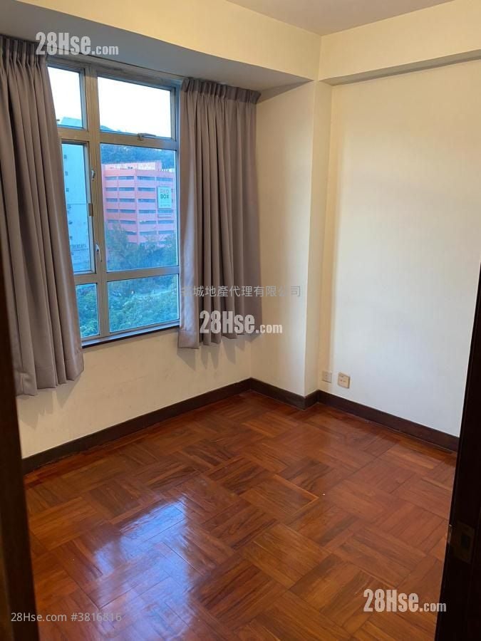 Man Lai Court Sell 3 Bedrooms , 2 Bathrooms 637 ft²