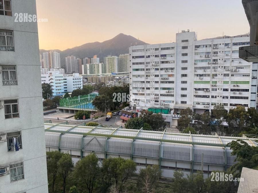 Man Lai Court Sell 3 Bedrooms , 2 Bathrooms 637 ft²