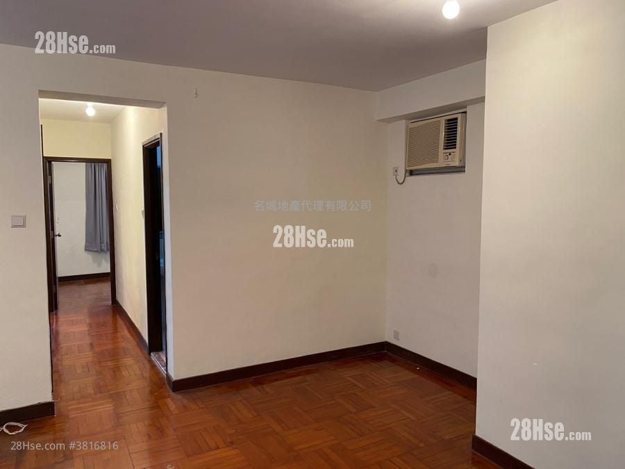 Man Lai Court Sell 3 Bedrooms , 2 Bathrooms 637 ft²
