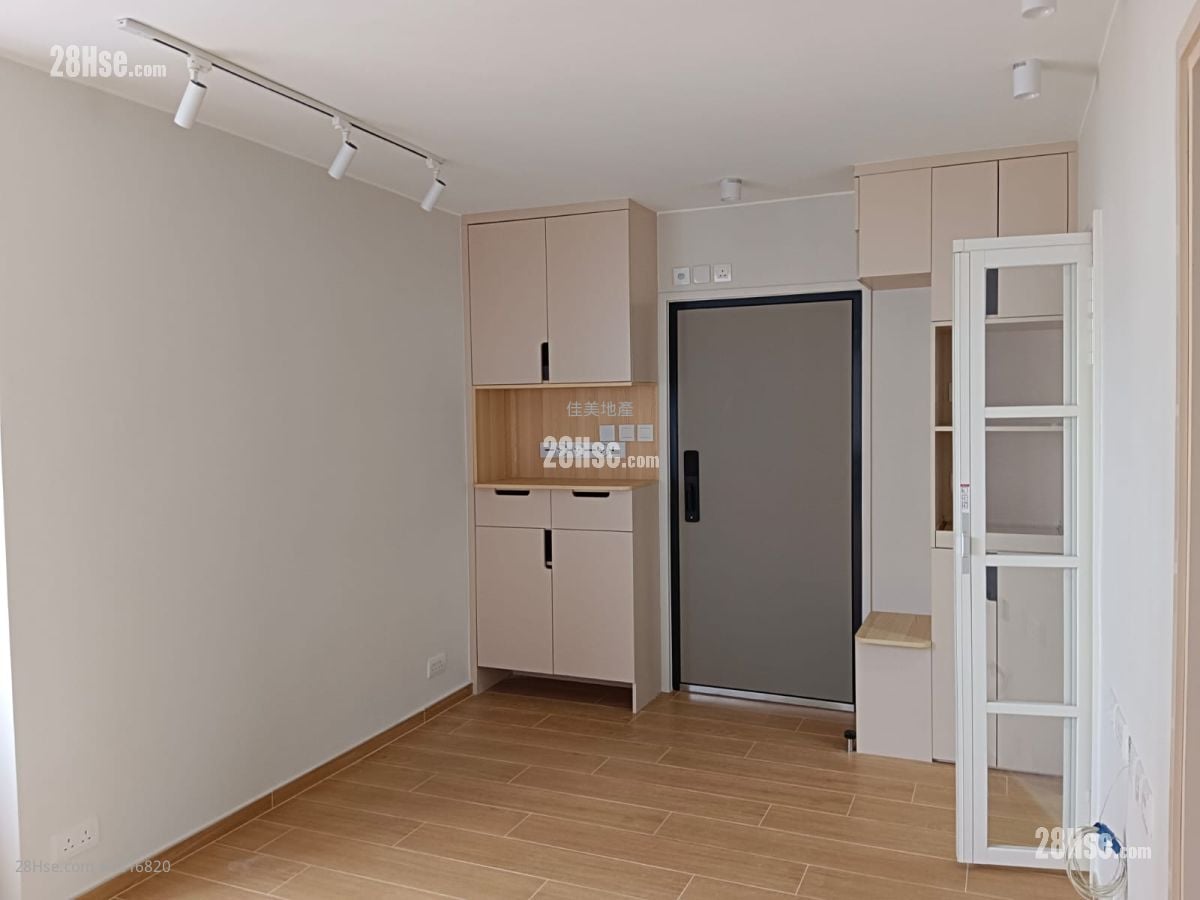 Wyler Garden Rental 2 Bedrooms , 1 Bathroom 348 ft²