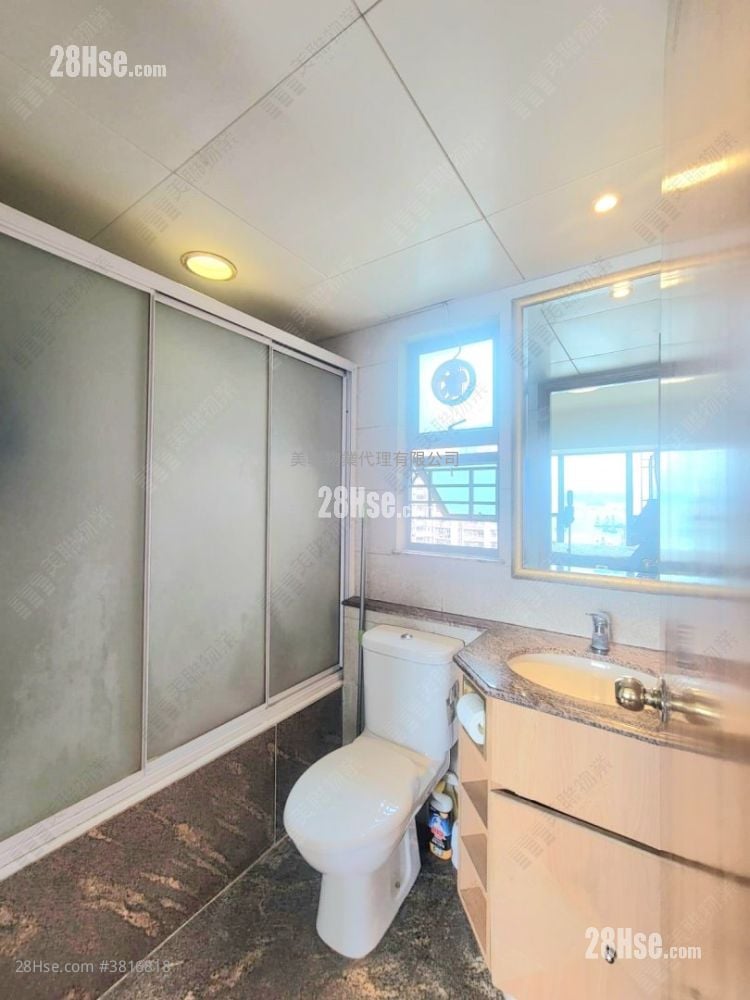 Park Avenue Sell 3 Bedrooms , 2 Bathrooms 737 ft²