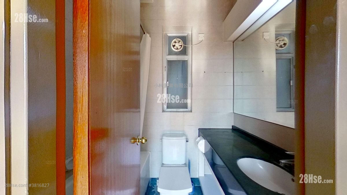 浴室: 宝辉阁 租盘 1 房 , 1 浴室 326 平方尺