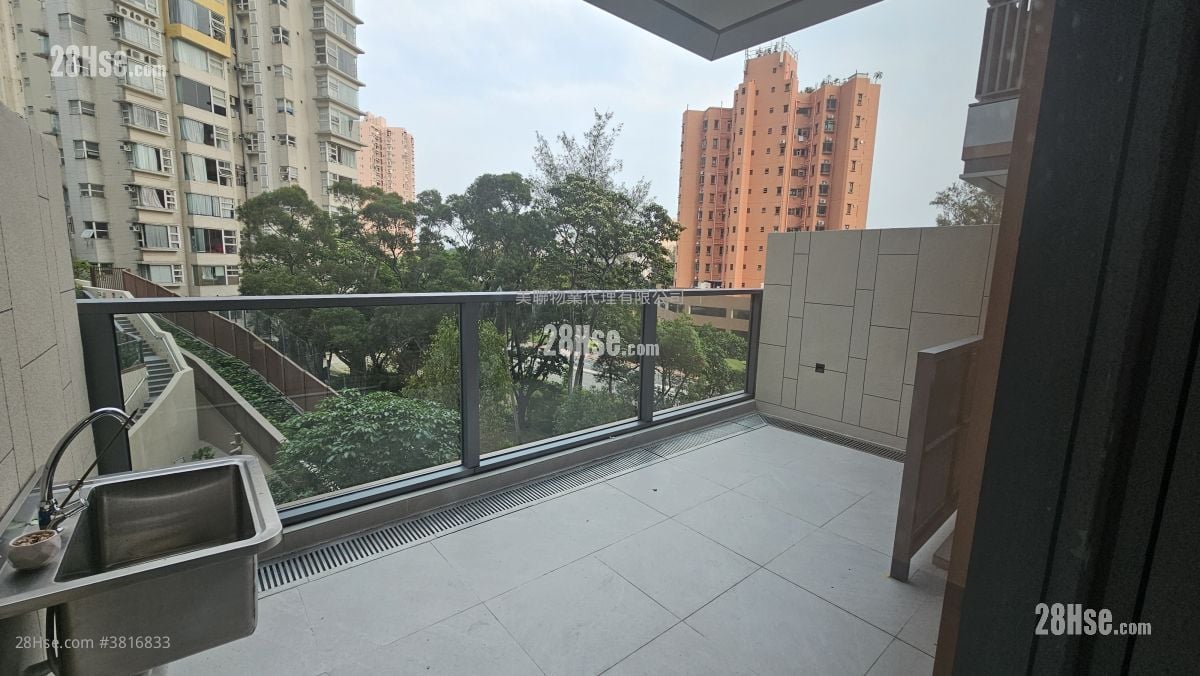 Gold Coast Bay Rental 1 Bedroom , 1 Bathroom 274 ft²