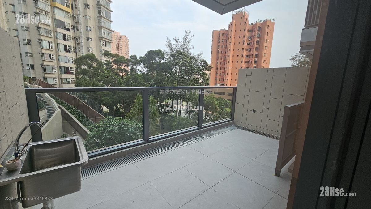 Gold Coast Bay Rental 1 Bedroom , 1 Bathroom 274 ft²