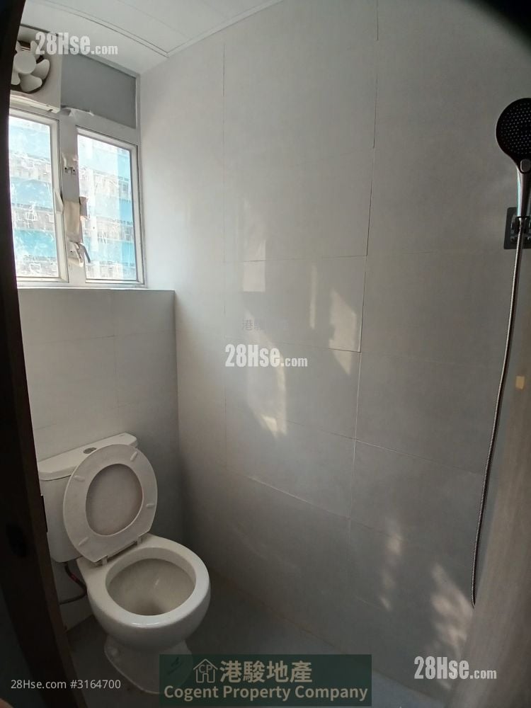 大角咀工厦 租盘 1 厕所