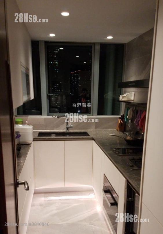 君臨天下 租盤 3 房 1,053 平方呎