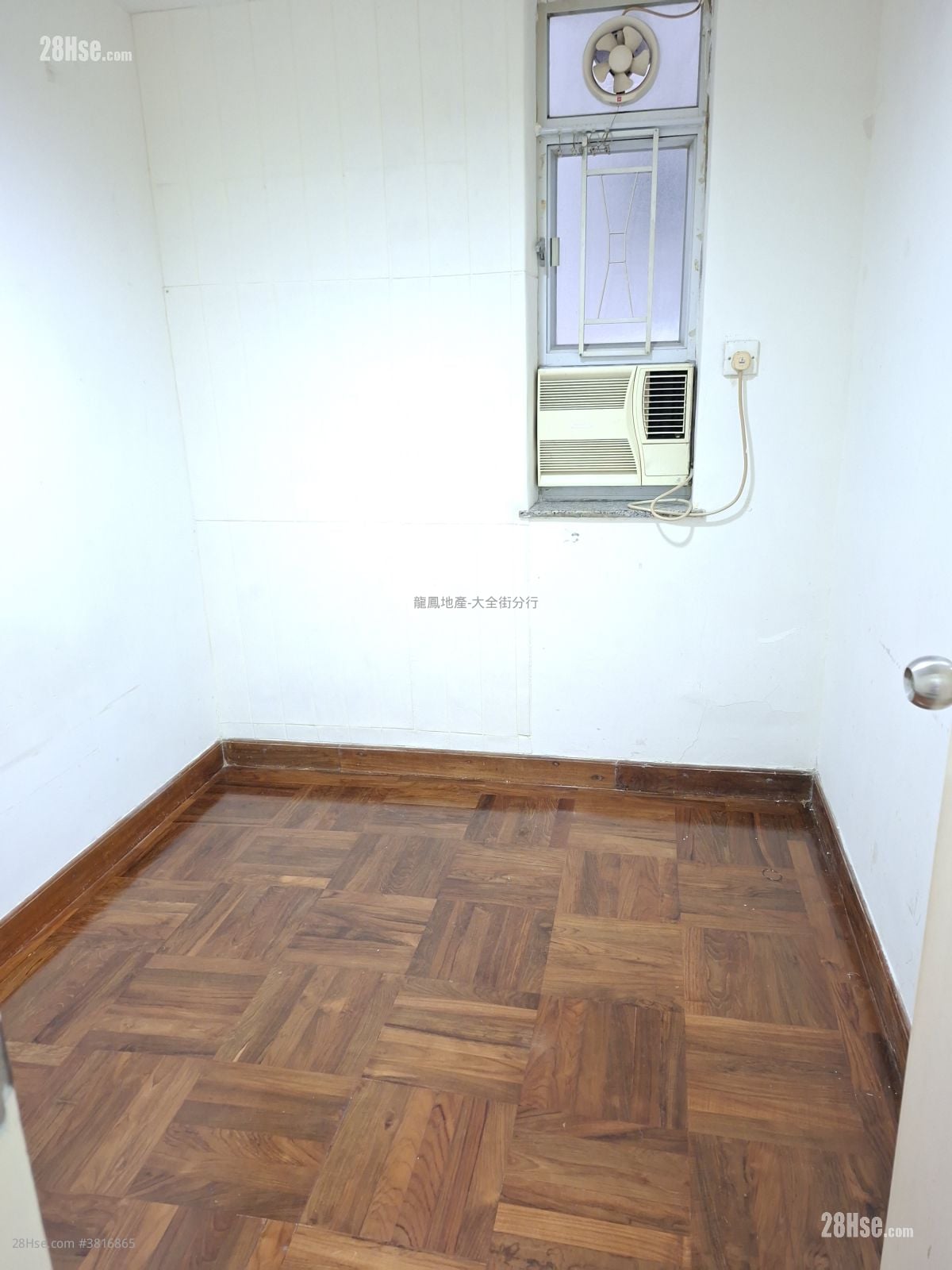 Chung Ying Building Rental 3 Bedrooms , 1 Bathroom 490 ft²