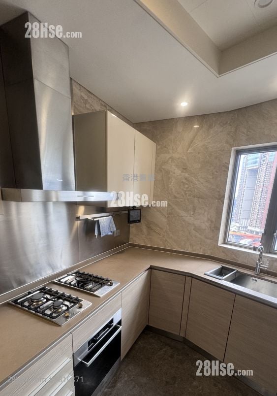 Grand Austin Sell 3 Bedrooms 867 ft²