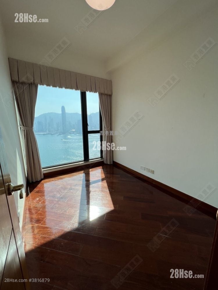 The Arch Rental 4 Bedrooms 1,955 ft²