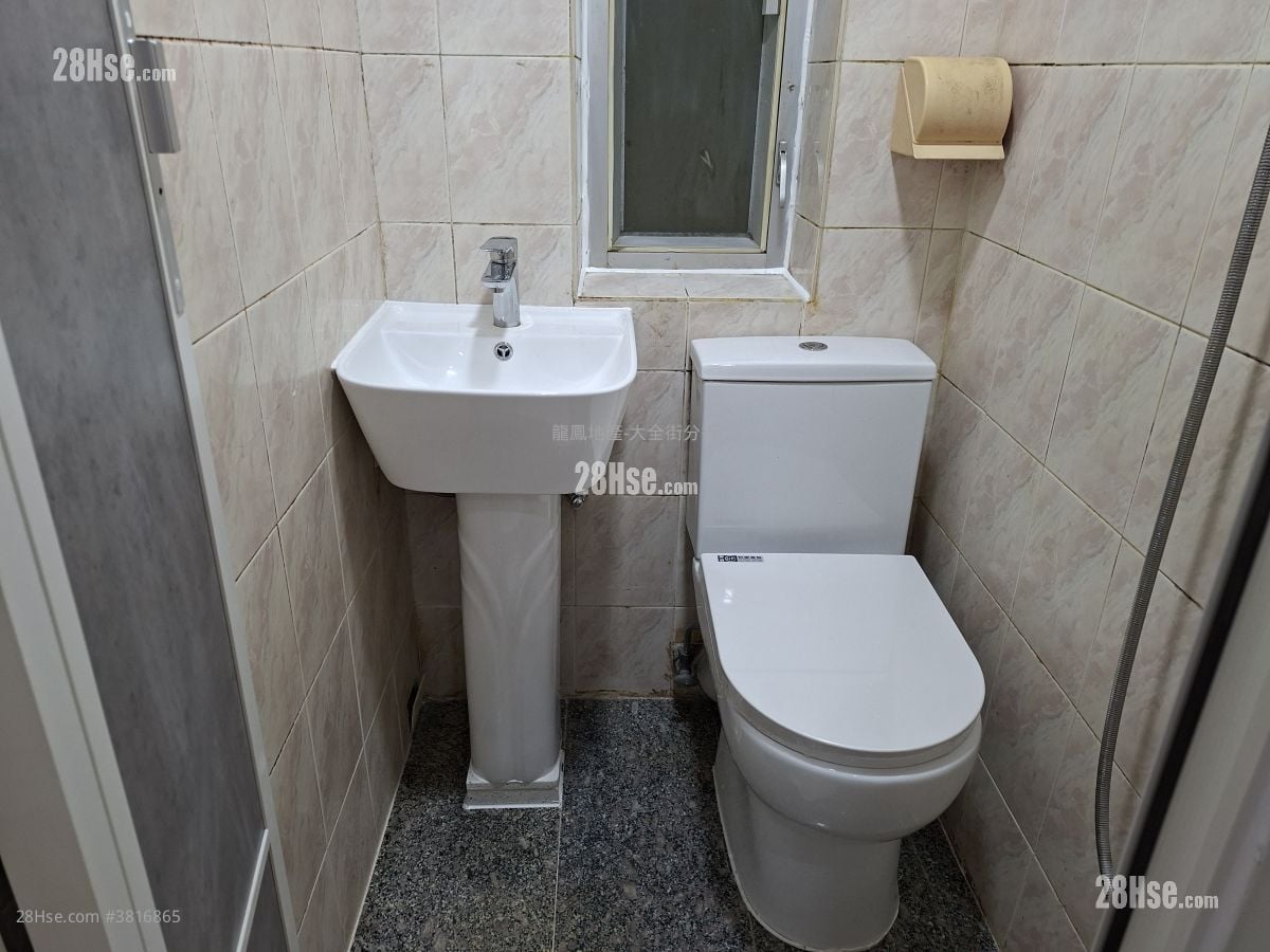 Chung Ying Building Rental 3 Bedrooms , 1 Bathroom 490 ft²