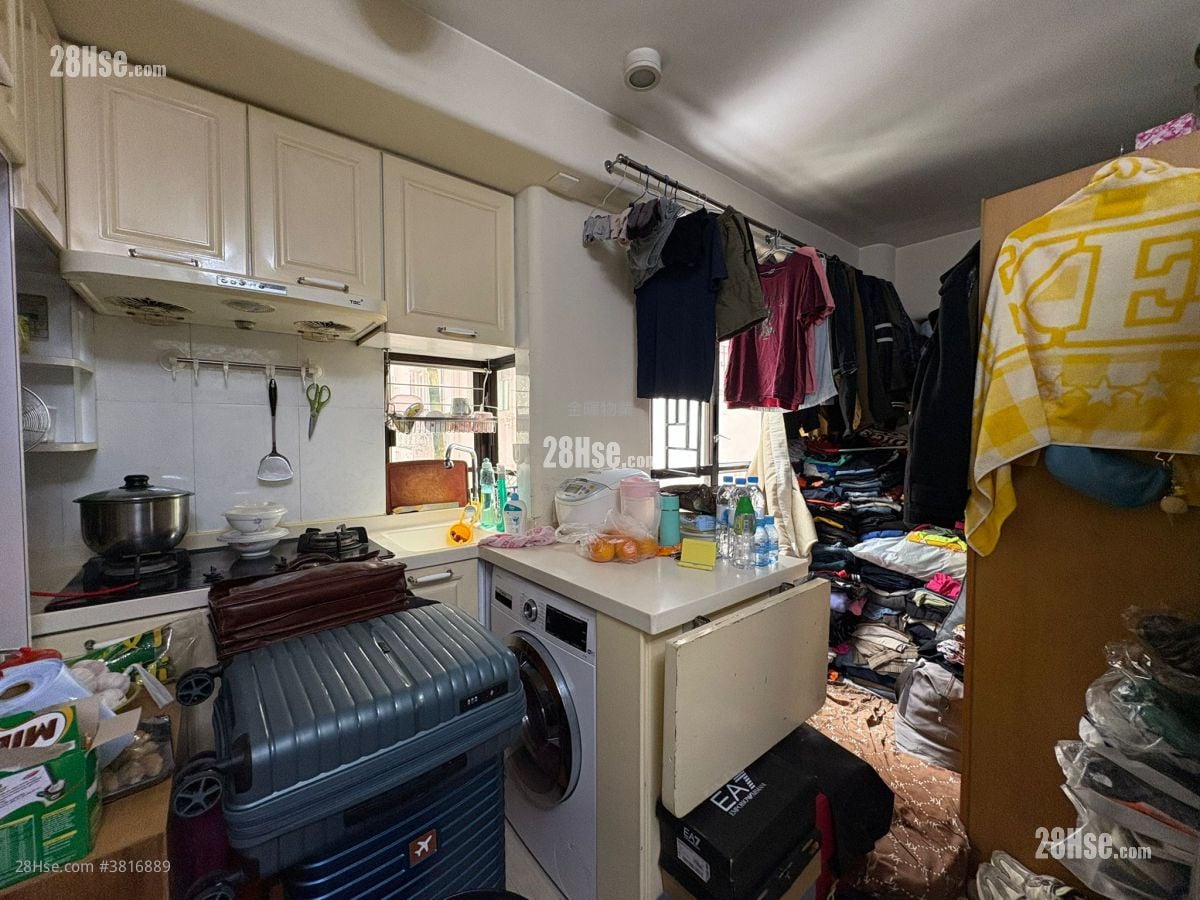 Cheery Garden Sell 2 Bedrooms , 1 Bathroom 365 ft²