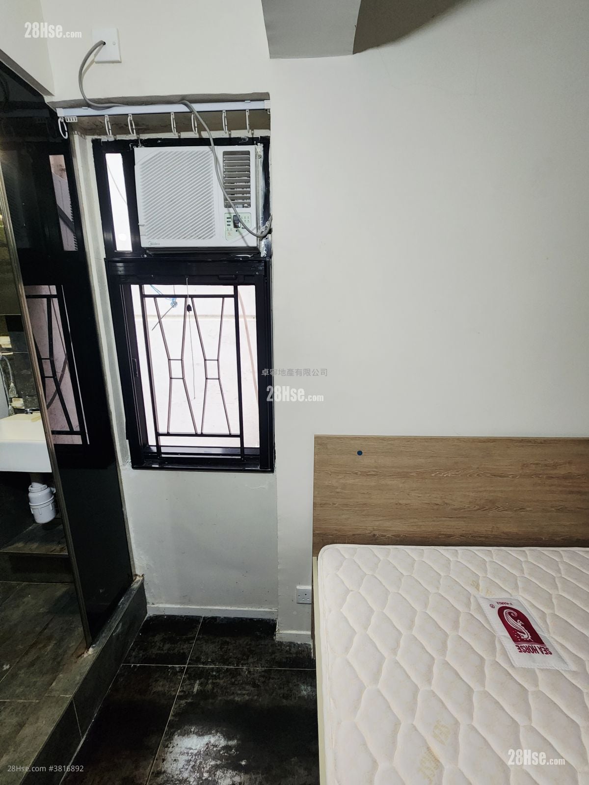 Apartment Rental 120 ft²