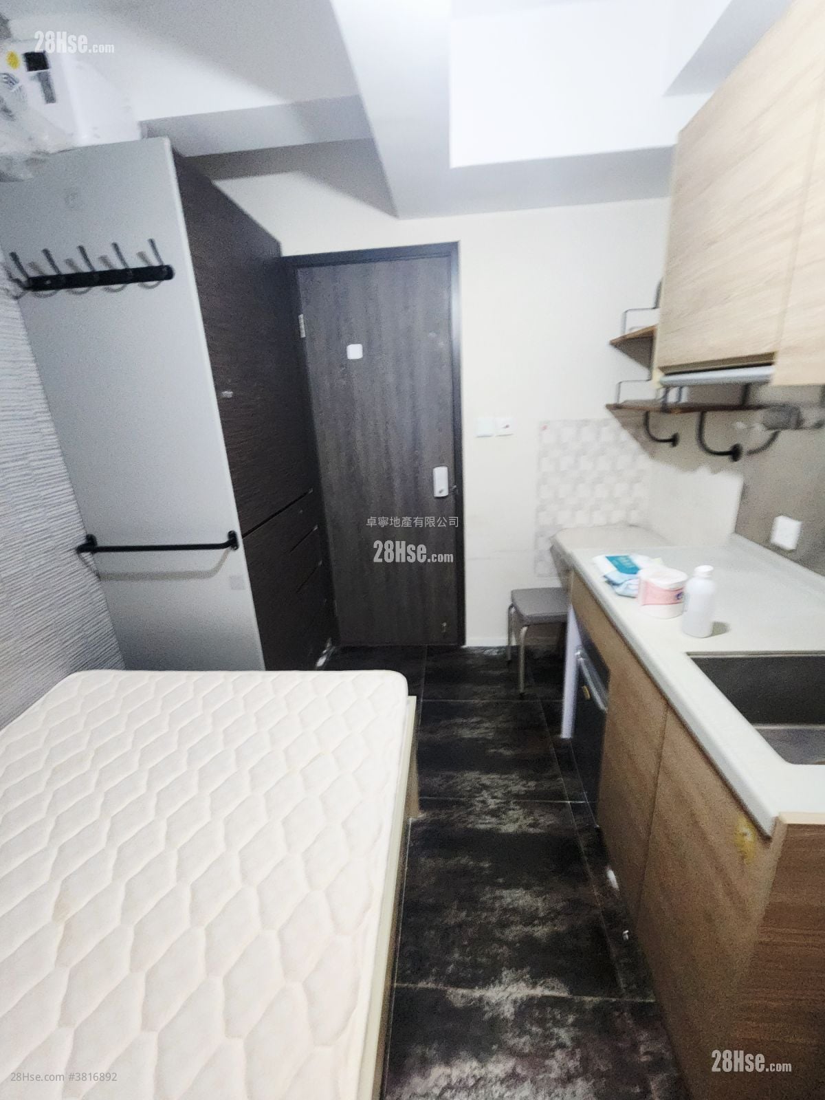 Apartment Rental 120 ft²