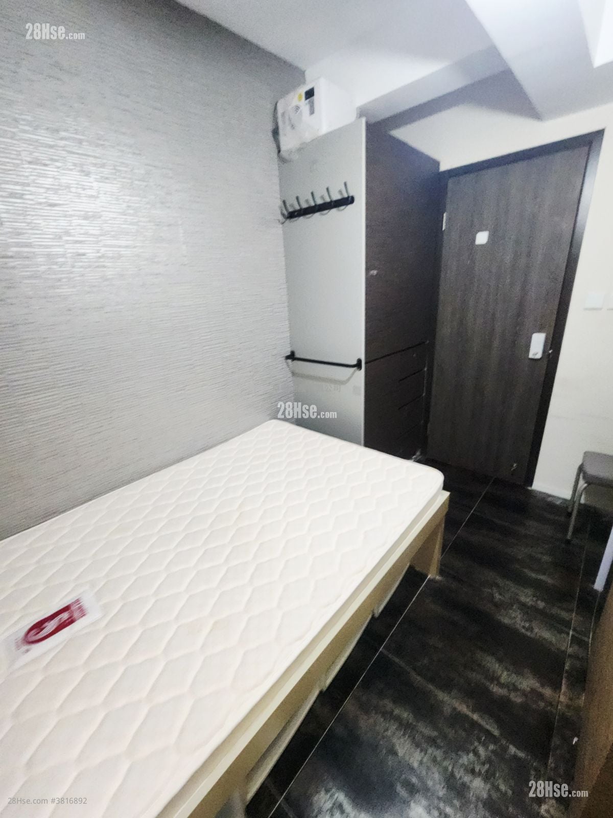 Apartment Rental 120 ft²