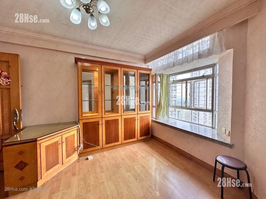 Kingswood Villas Sell 3 Bedrooms 630 ft²