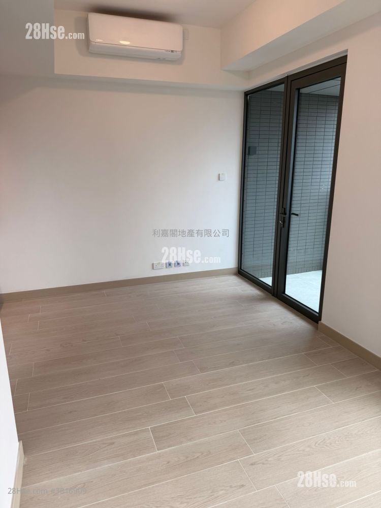 Gold Coast Bay Sell 1 Bedroom , 1 Bathroom 311 ft²