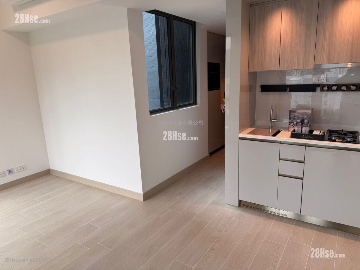 Gold Coast Bay Sell 1 Bedroom , 1 Bathroom 311 ft²