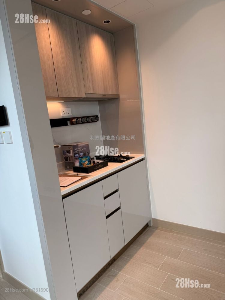 Gold Coast Bay Sell 1 Bedroom , 1 Bathroom 311 ft²