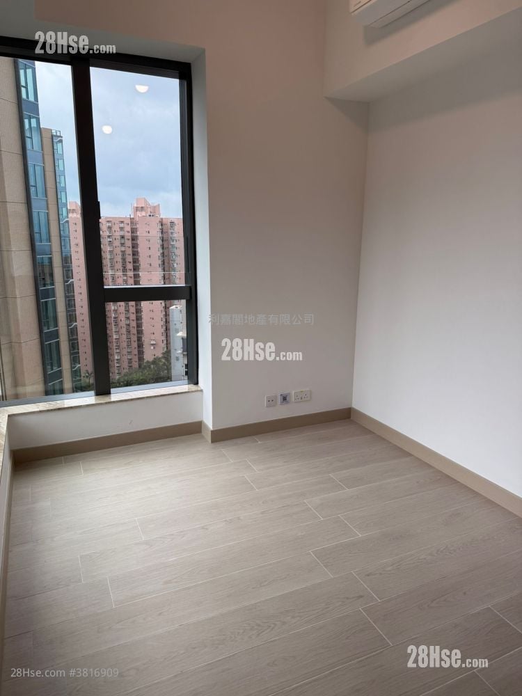 Gold Coast Bay Sell 1 Bedroom , 1 Bathroom 311 ft²