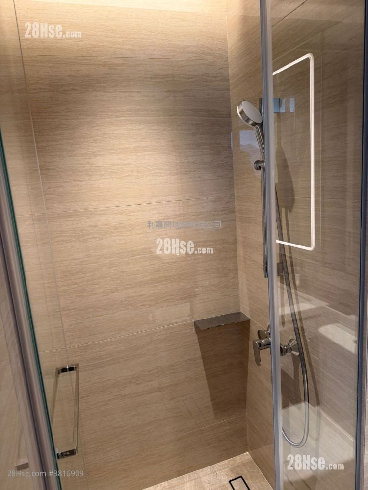 Gold Coast Bay Sell 1 Bedroom , 1 Bathroom 311 ft²