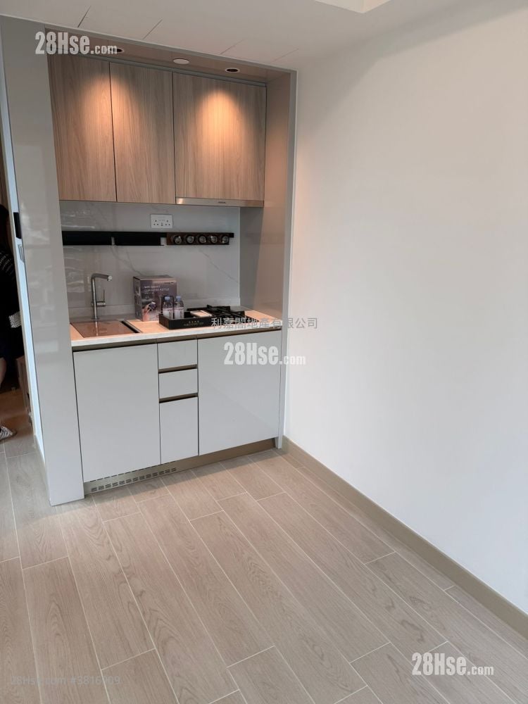 Gold Coast Bay Sell 1 Bedroom , 1 Bathroom 311 ft²