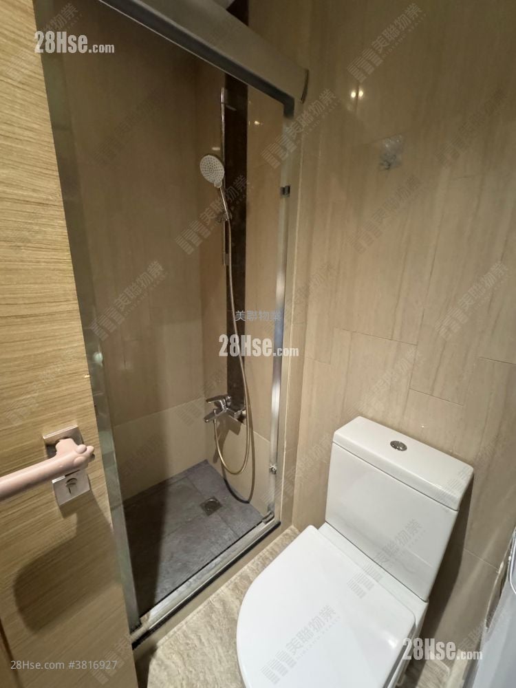 The Reach Sell 3 Bedrooms , 2 Bathrooms 660 ft²