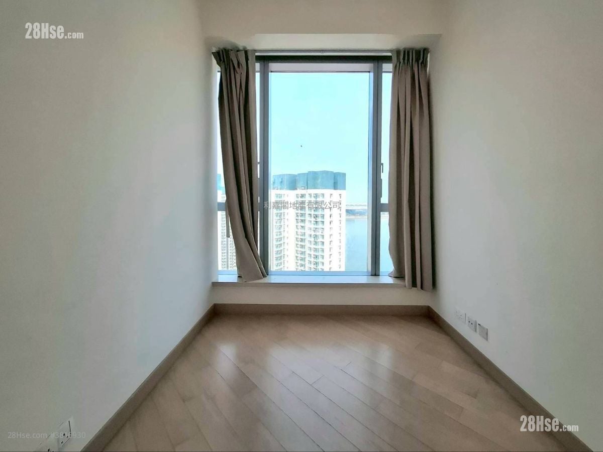 Century Link Rental 3 Bedrooms 572 ft²