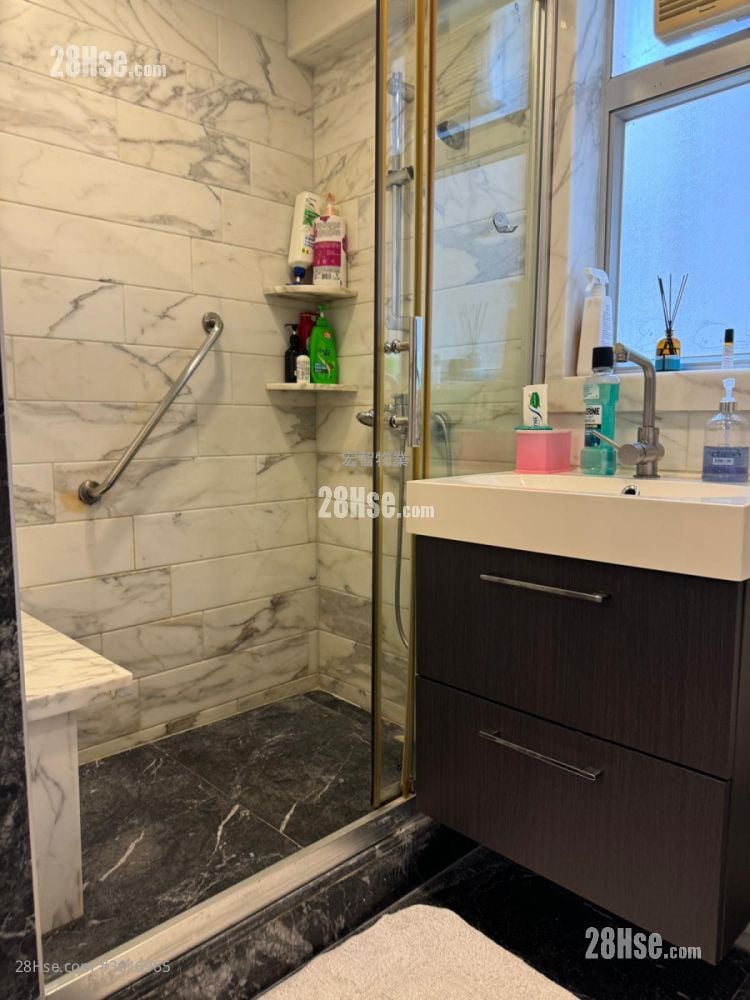 Aldrich Garden Sell 2 Bedrooms , 2 Bathrooms 592 ft²