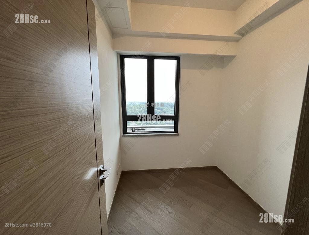 The Yoho Hub Sell 3 Bedrooms , 1 Bathroom 536 ft²