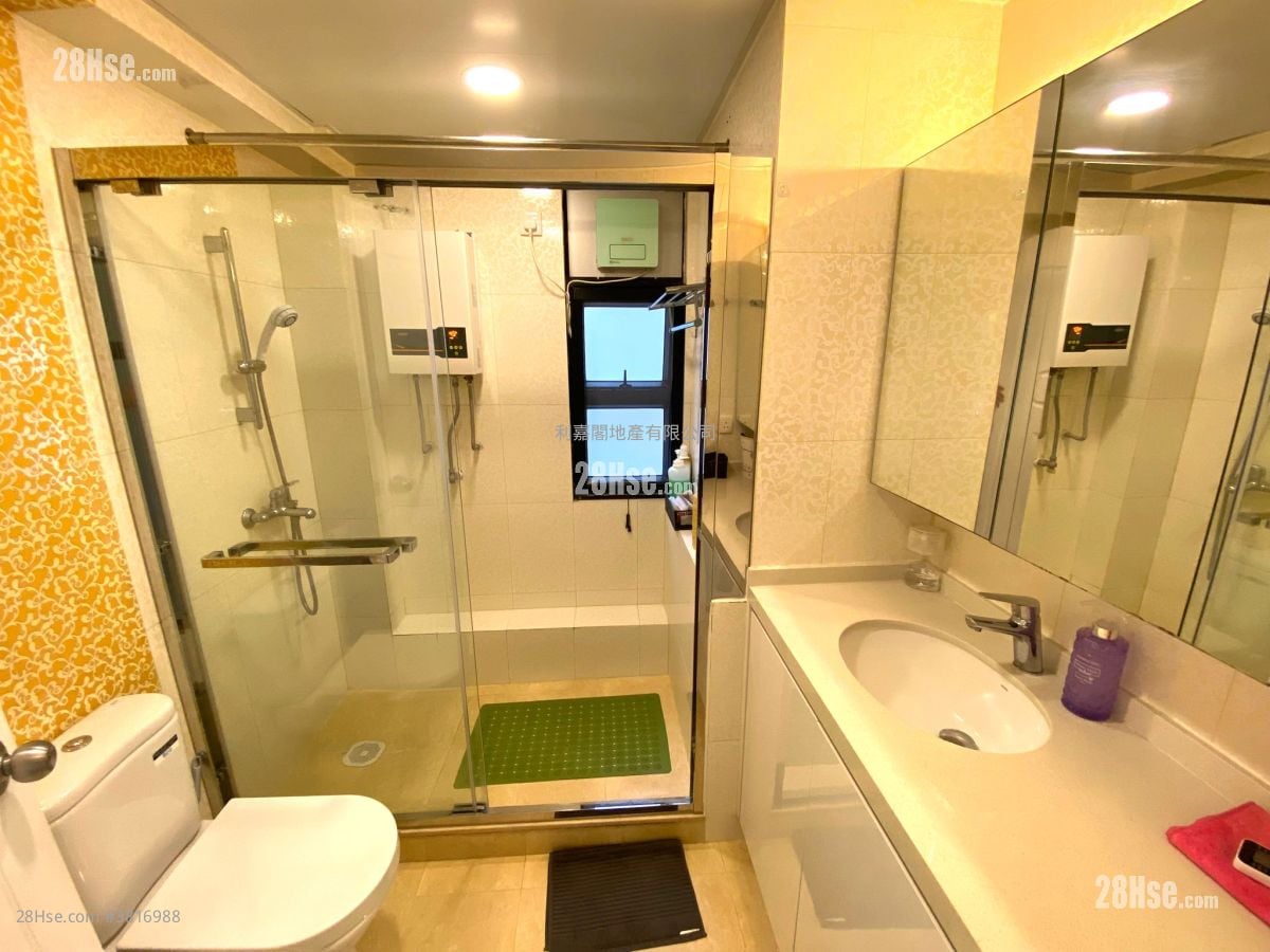 浴室: 翡翠花園 售盤 3 房 , 2 浴室 962 平方呎