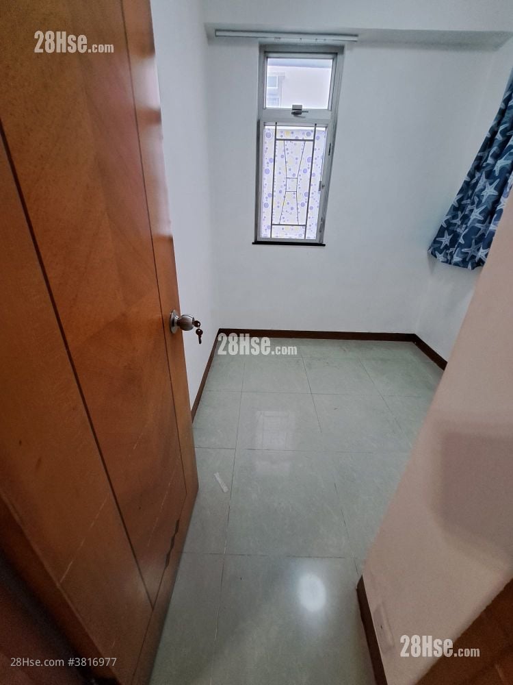 Double Mansion Rental 290 ft²