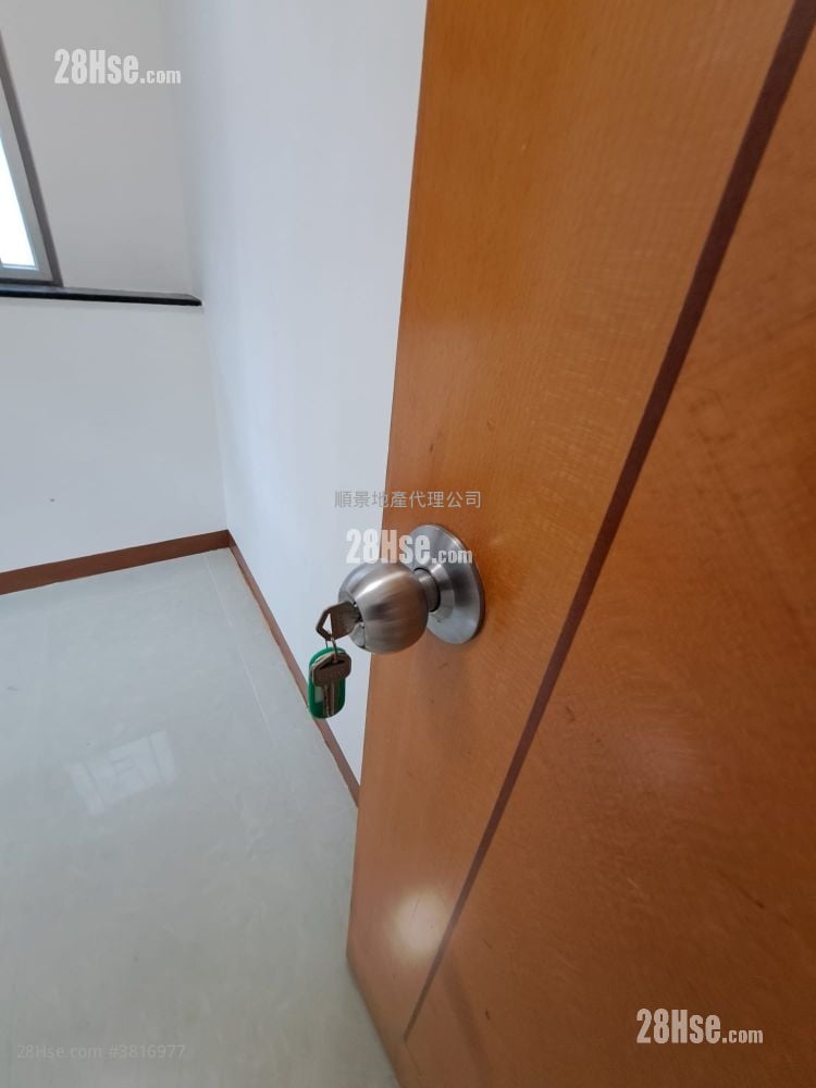 Double Mansion Rental 290 ft²