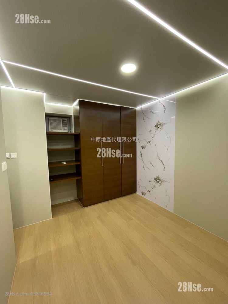 Seaview Crescent Sell 3 Bedrooms , 3 Bathrooms 845 ft²