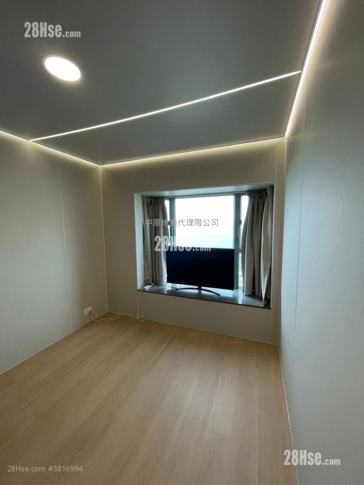 Seaview Crescent Sell 3 Bedrooms , 3 Bathrooms 845 ft²